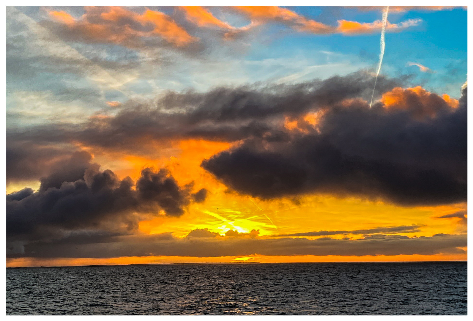 Sonnenuntergang auf der Nordsee 