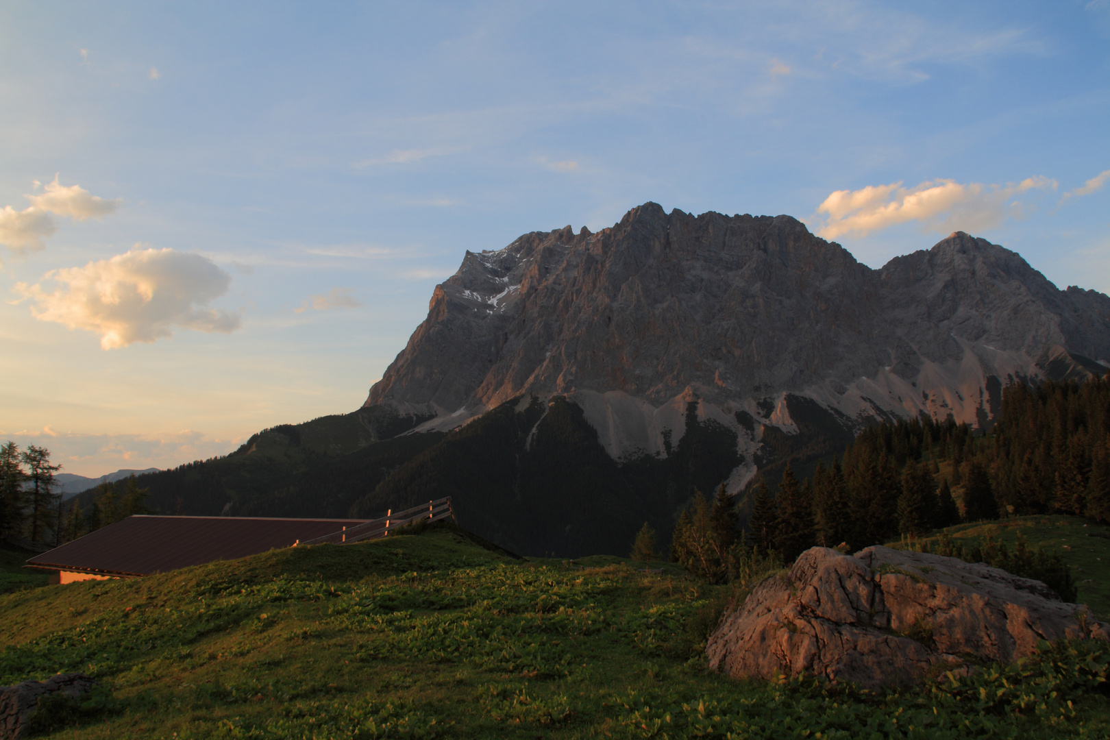 Sonnenuntergang auf Ehrwalder Alm