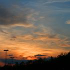 Sonnenuntergang auf einem Autobahnrastplatz auf der A5