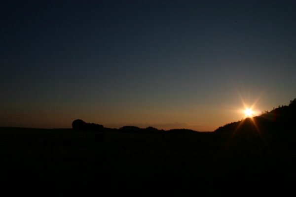 Sonnenuntergang auf einen Feld