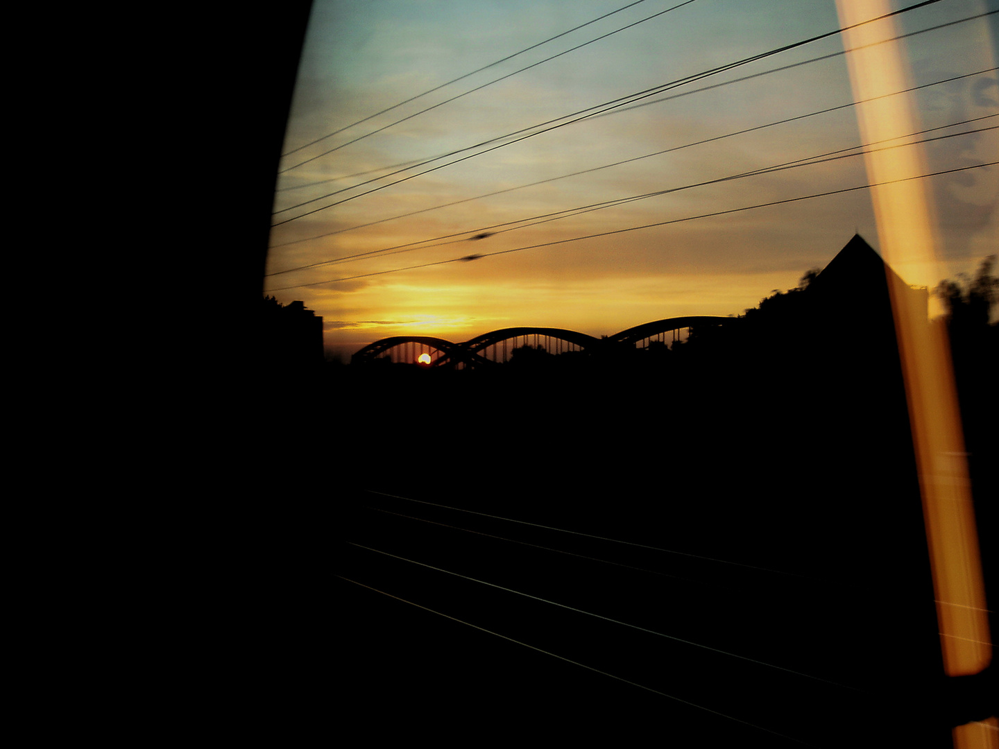 Sonnenuntergang auf Hamburgs Bahngleisen