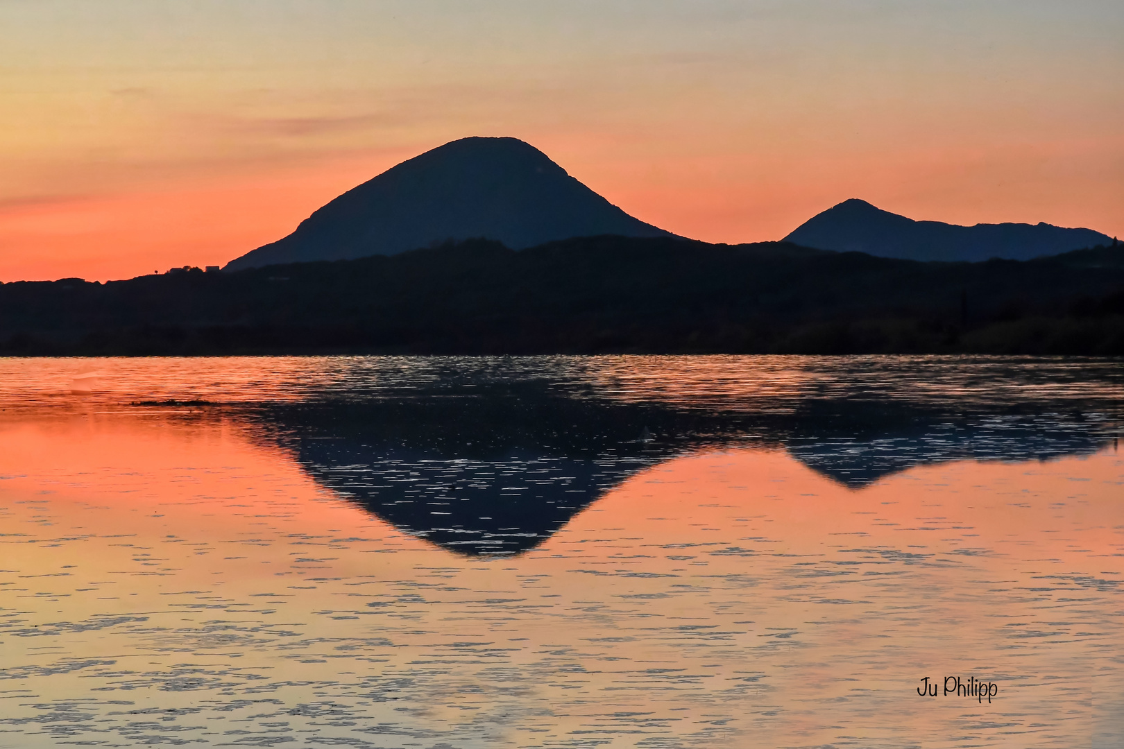 Sonnenuntergang auf Korfu an einem See