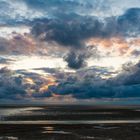 Sonnenuntergang auf Langeoog mit farbigem Wolkenbild