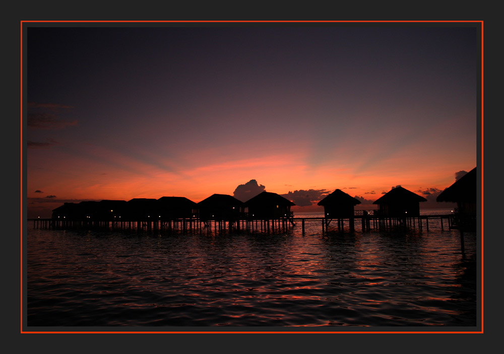 Sonnenuntergang auf Medhufushi Island, Meemu Atoll, Malediven