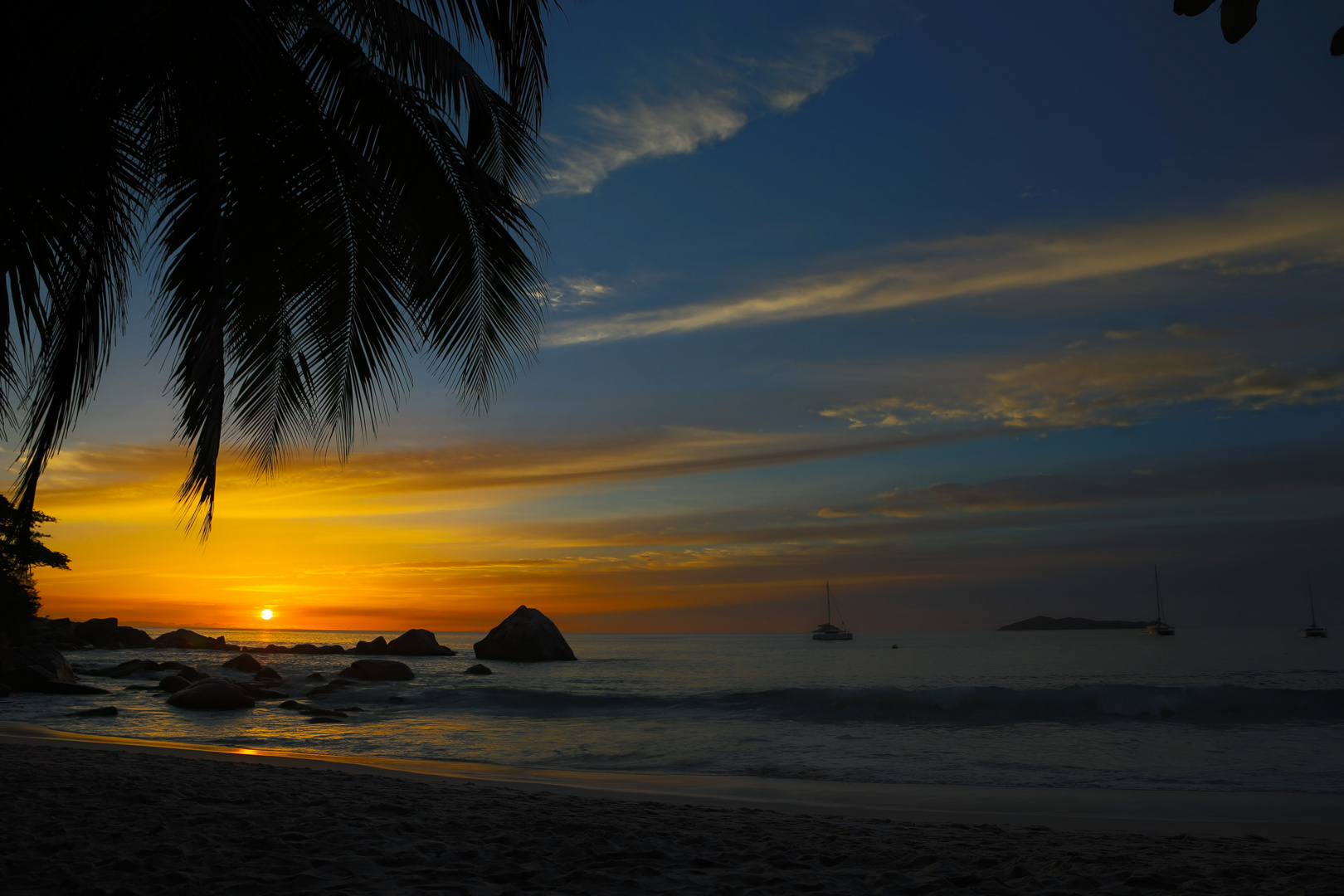 Sonnenuntergang auf Praslin, Seychellen.