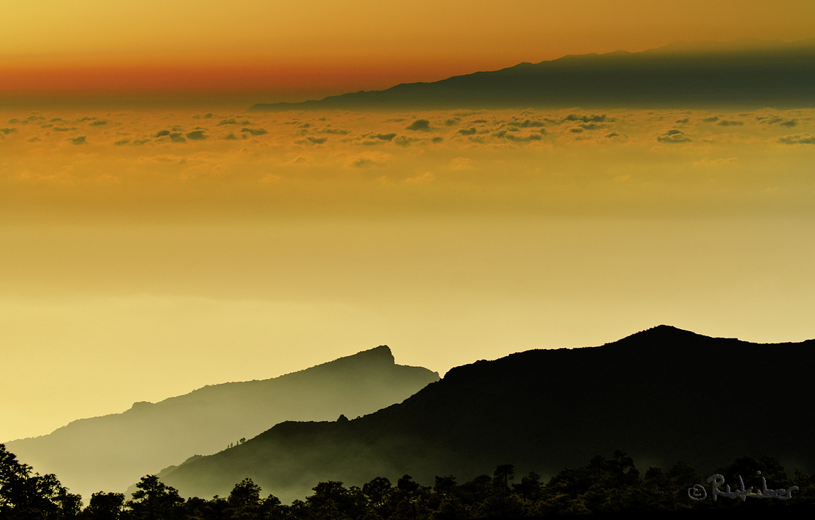 Sonnenuntergang auf teneriffa mit Sicht auf La Gomera