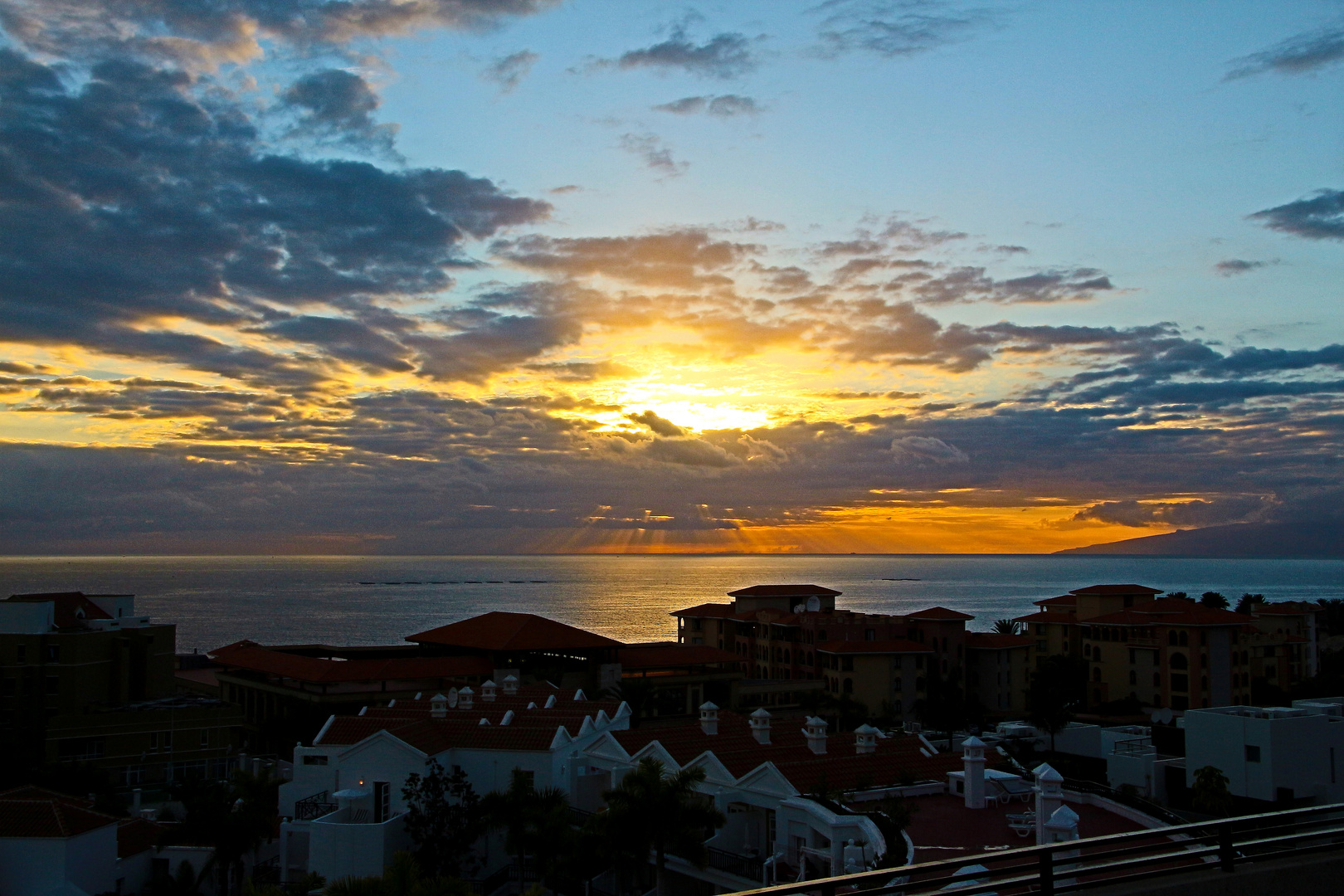 Sonnenuntergang auf Teneriffa, vom Hoteldach aus aufgenommen