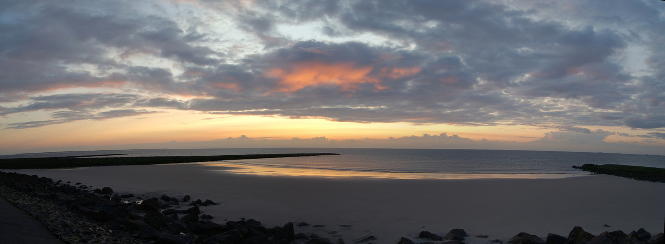 Sonnenuntergang auf Wangerooge Panorama