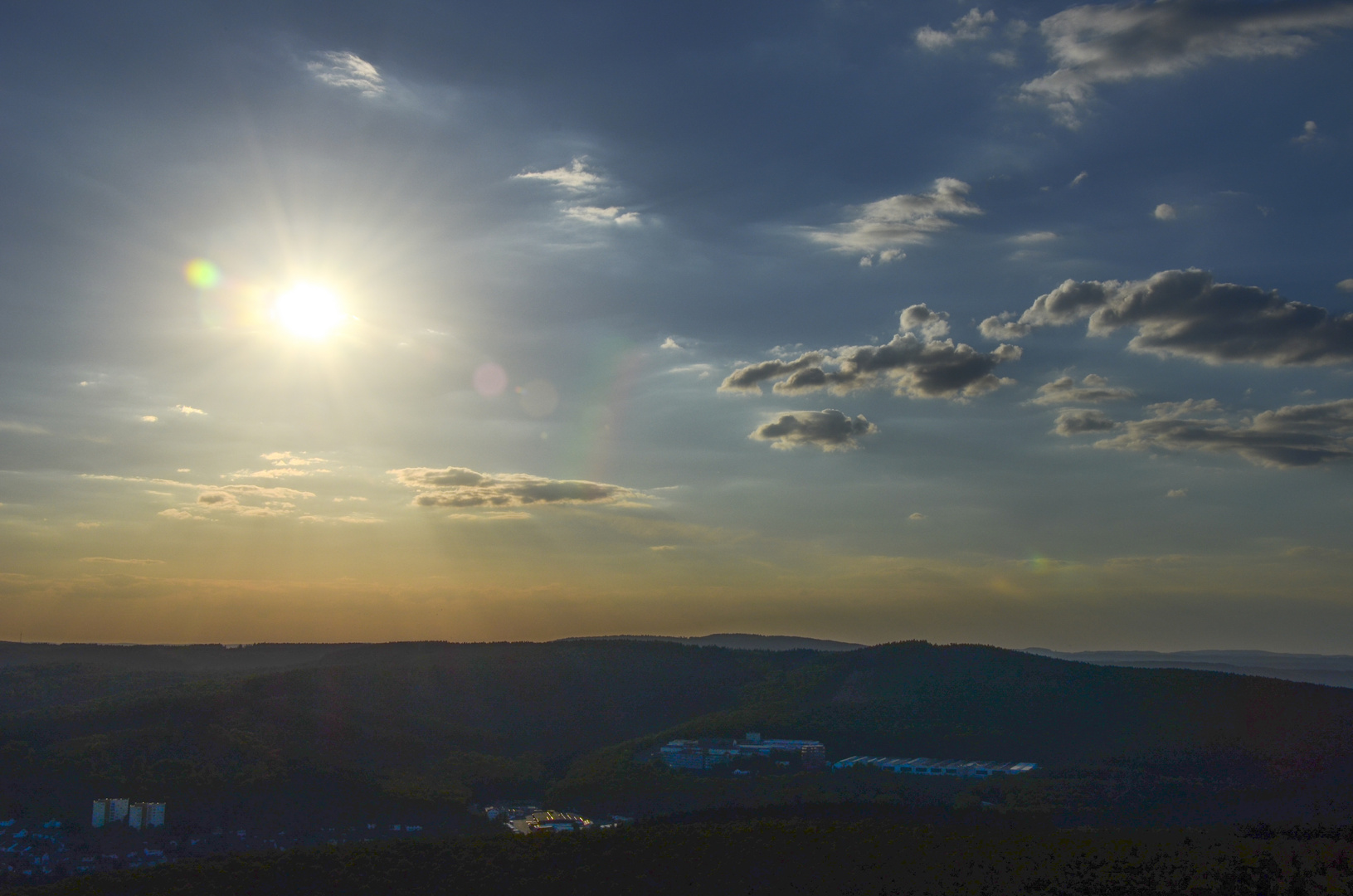 Sonnenuntergang aus einem Fesselballon heraus fotografiert