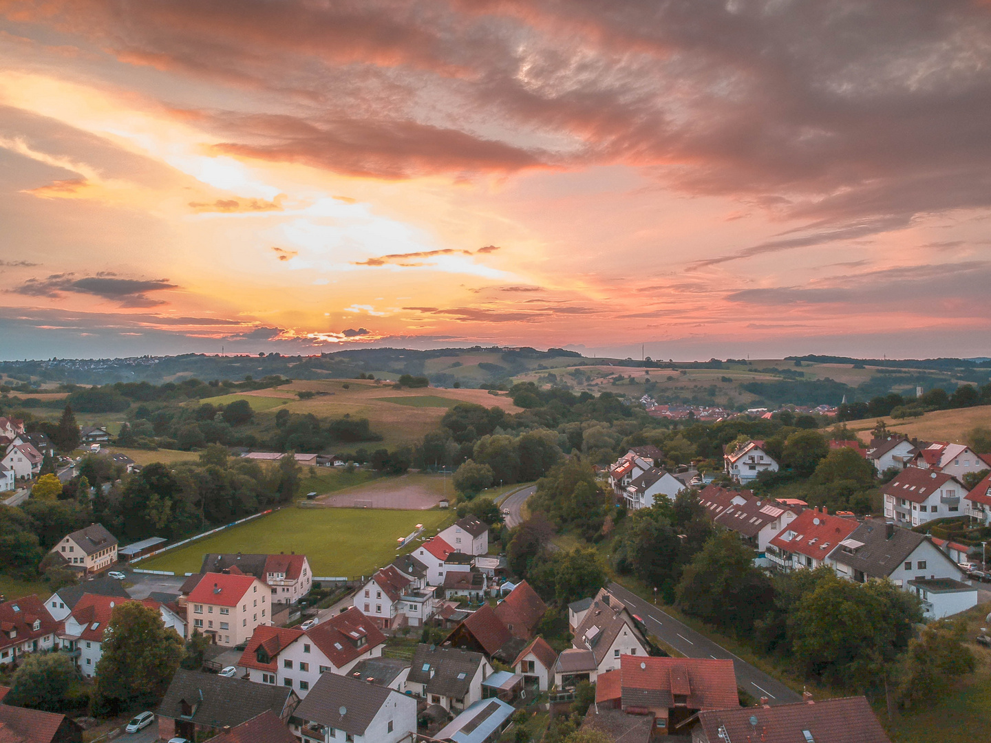 Sonnenuntergang aus Sicht einer Drohne