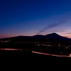 Sonnenuntergang bei Albersweiler mit Trifels, Madenburgblick