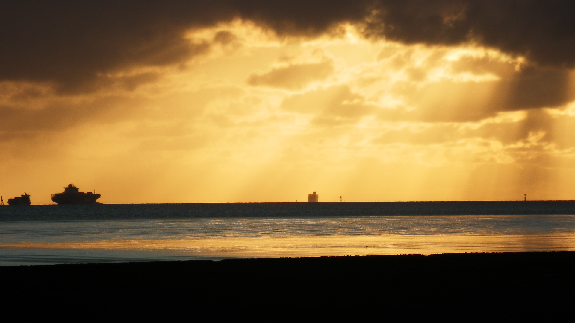 Sonnenuntergang bei Bremerhaven über der Nordsee