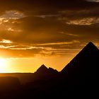 Sonnenuntergang bei den Pyramiden von Giza