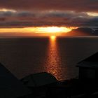 Sonnenuntergang bei den ruinen von Barentsburg