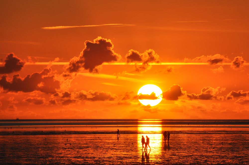 Sonnenuntergang bei Ebbe von Tauschi 