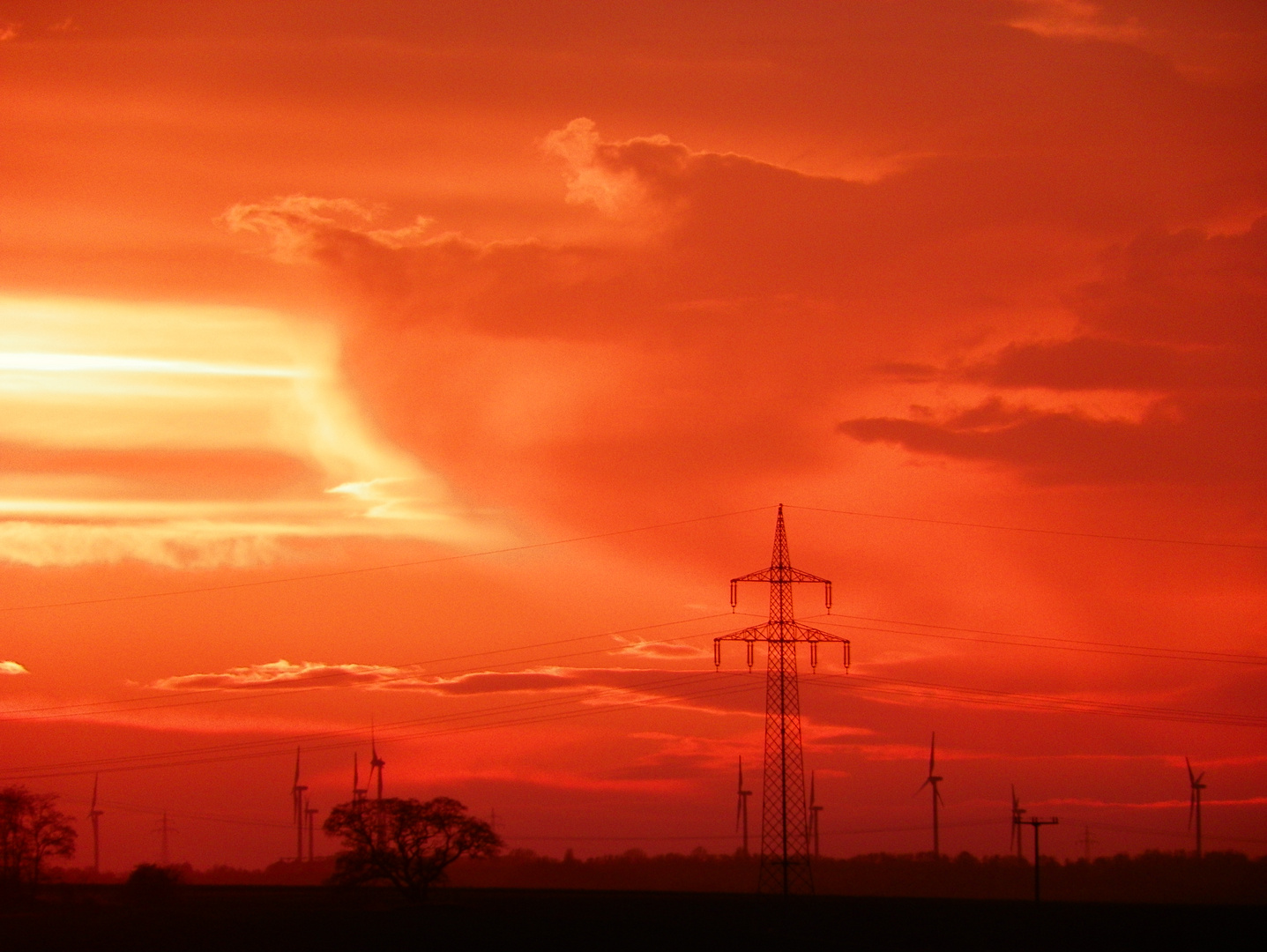 Sonnenuntergang bei Halle/Saale