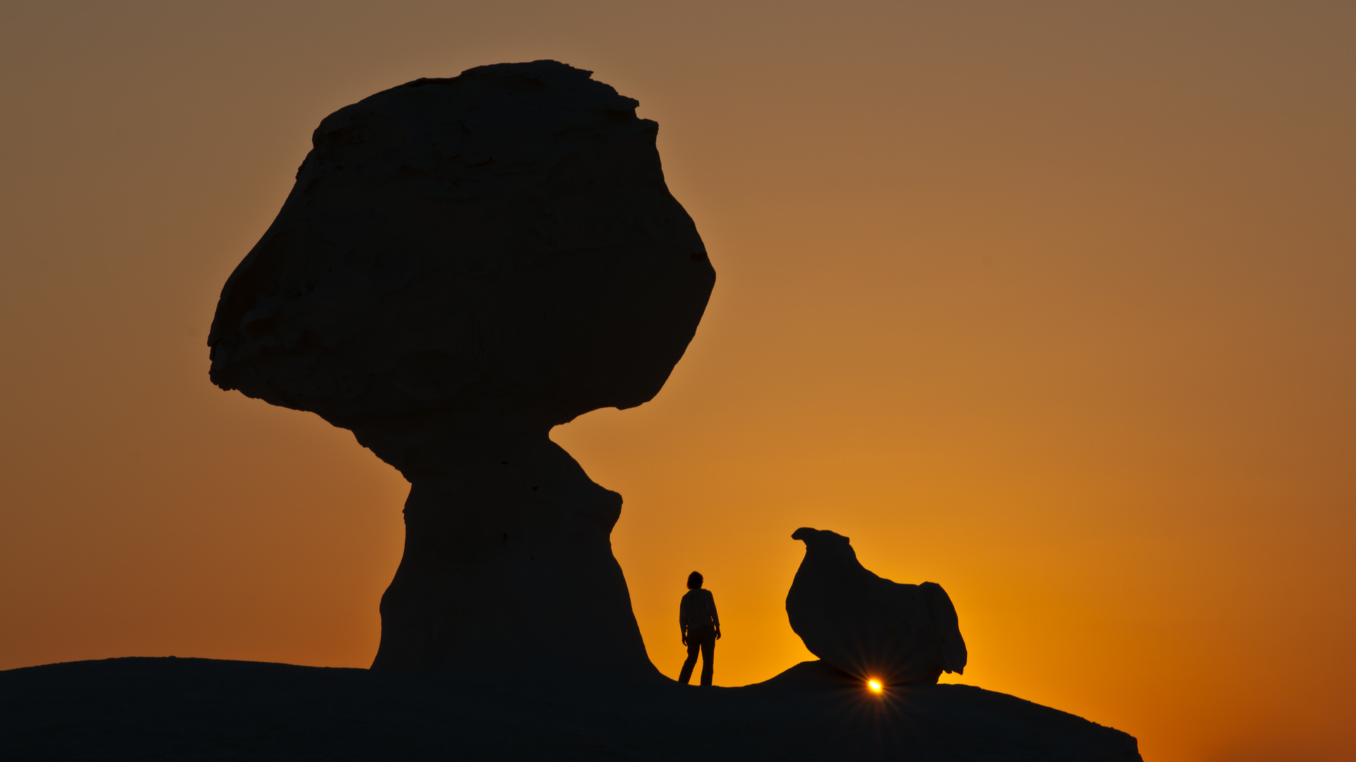 Sonnenuntergang bei Naturmonument Pilz + Huhn