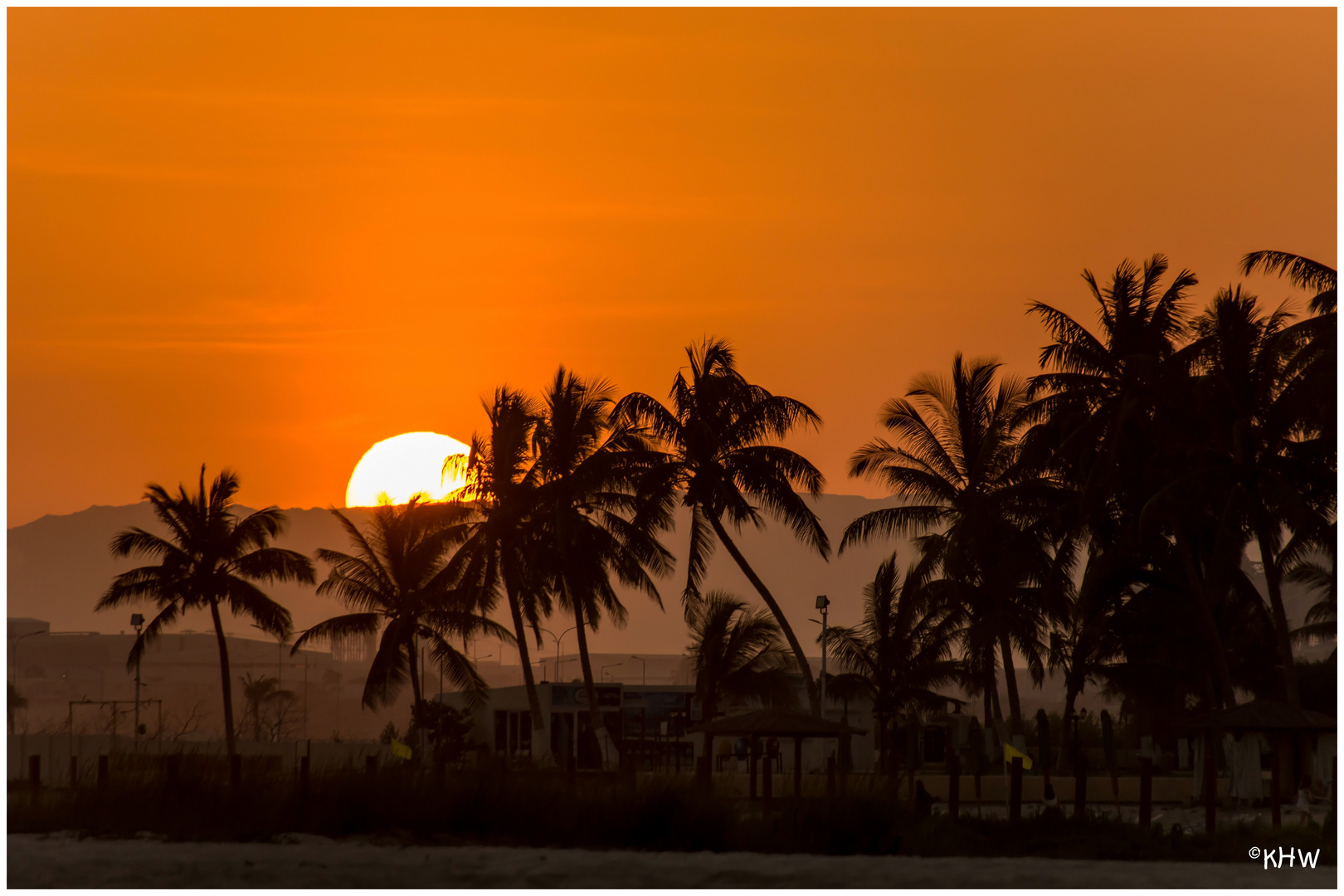 Sonnenuntergang bei Salalah (Oman) am Arabischen Meer