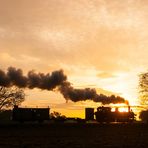 Sonnenuntergang beim Bahnübergang am Tüchener Weg...