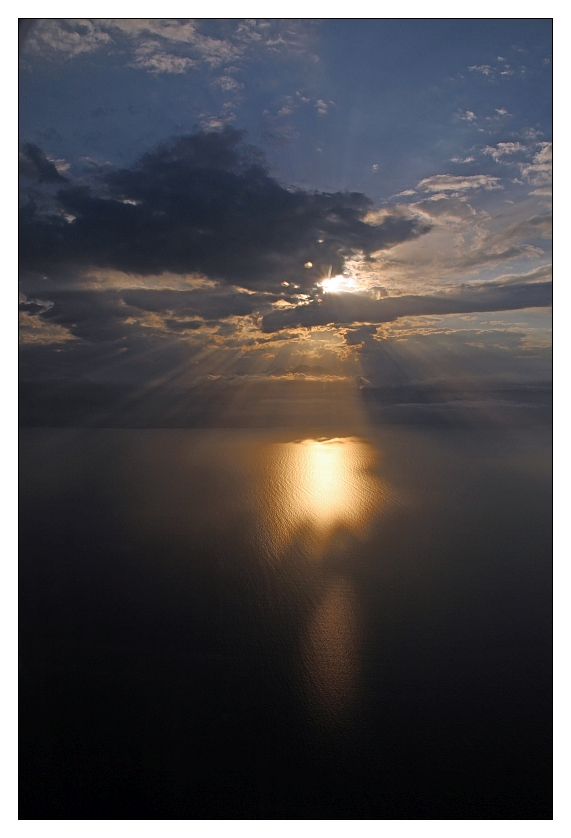 Sonnenuntergang beim Landeanflug auf Side