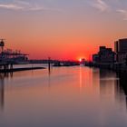 Sonnenuntergang beim Schlepperhafen