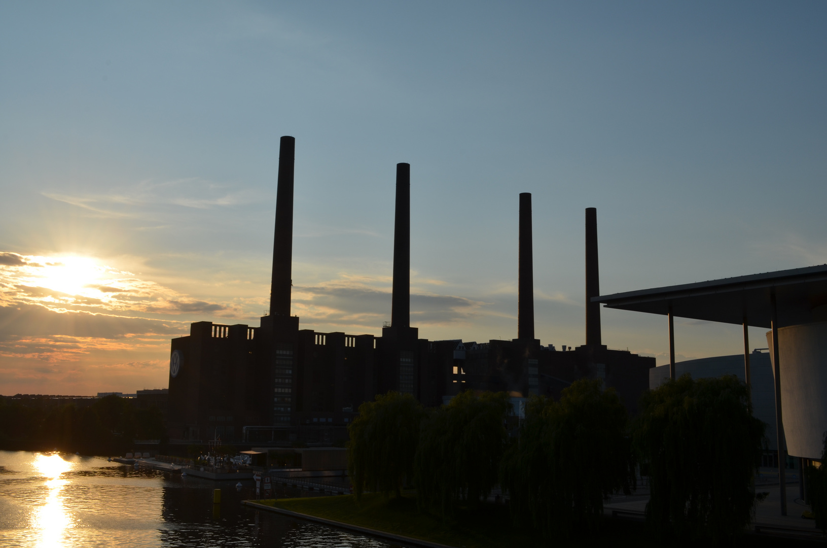 Sonnenuntergang beim VW-Kraftwerk