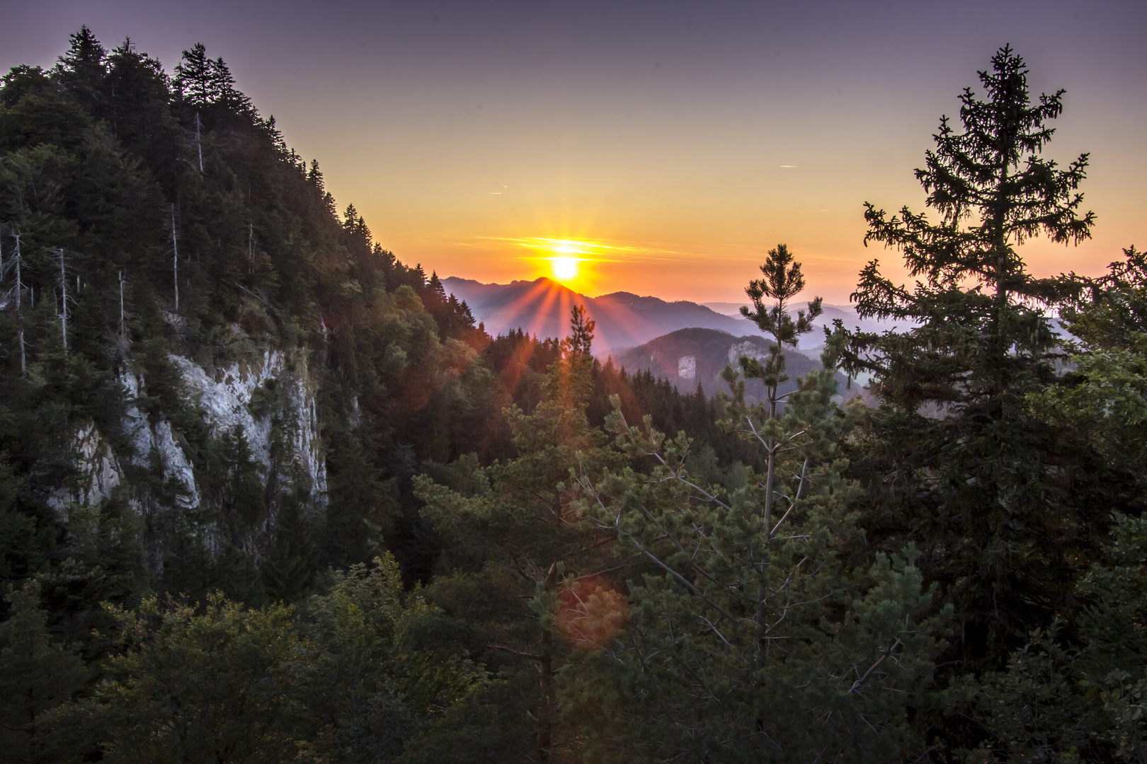 Sonnenuntergang Belchen Baselland Schweiz.