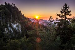 Sonnenuntergang Belchen Baselland Schweiz.