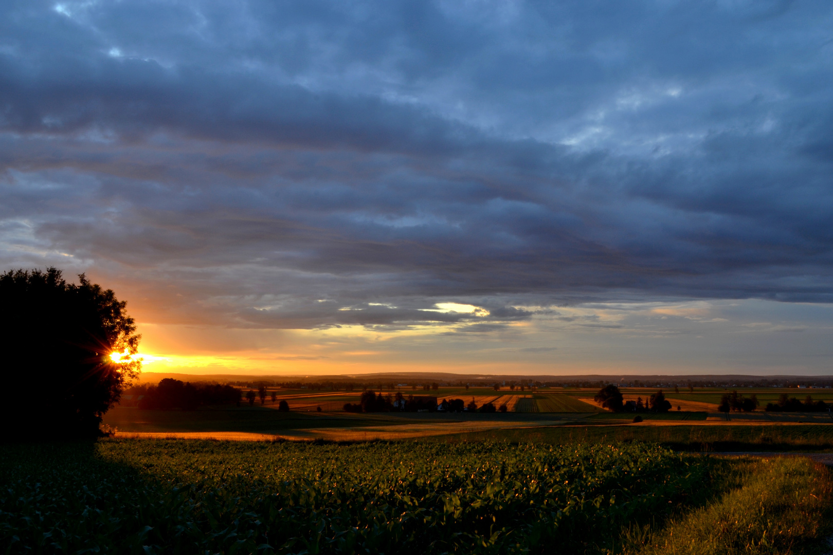 Sonnenuntergang - Berg im Gau