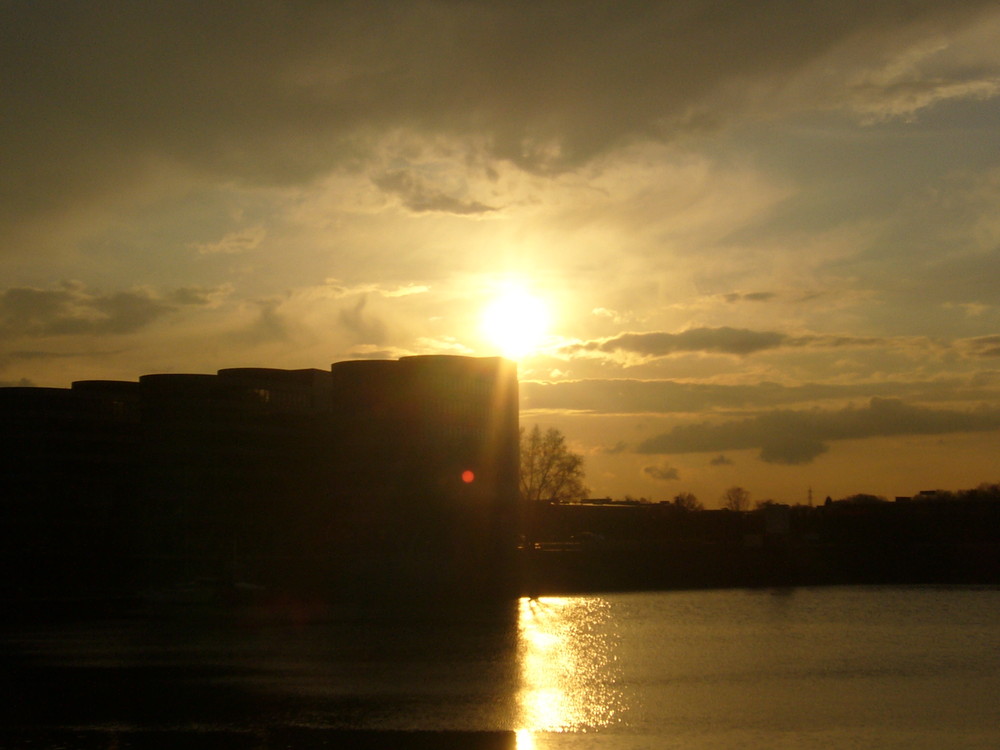 Sonnenuntergang Duisburg Marienehafen