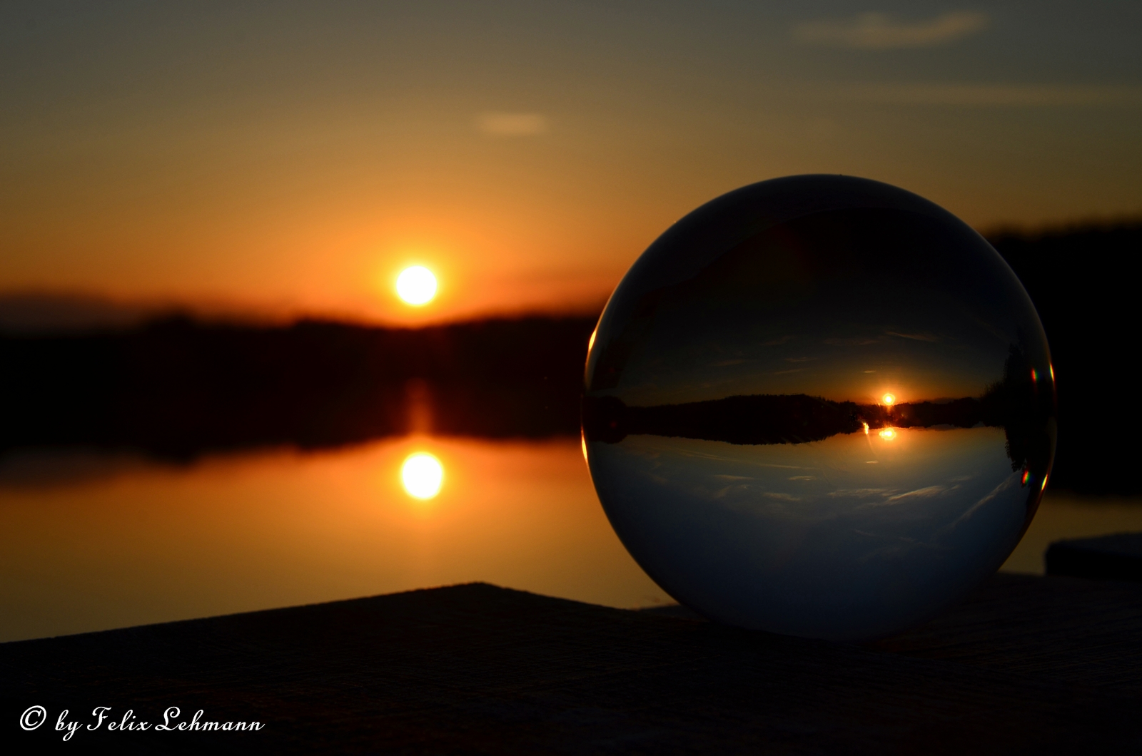 Sonnenuntergang durch die Kugel ...