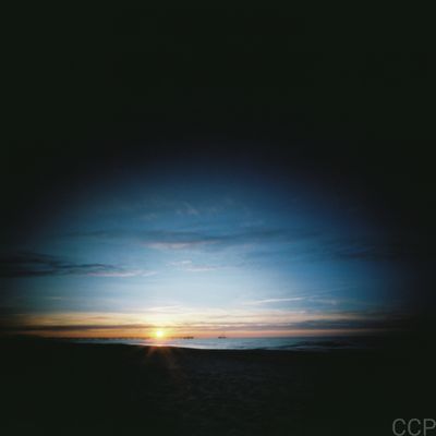 Sonnenuntergang durchs Loch betrachtet