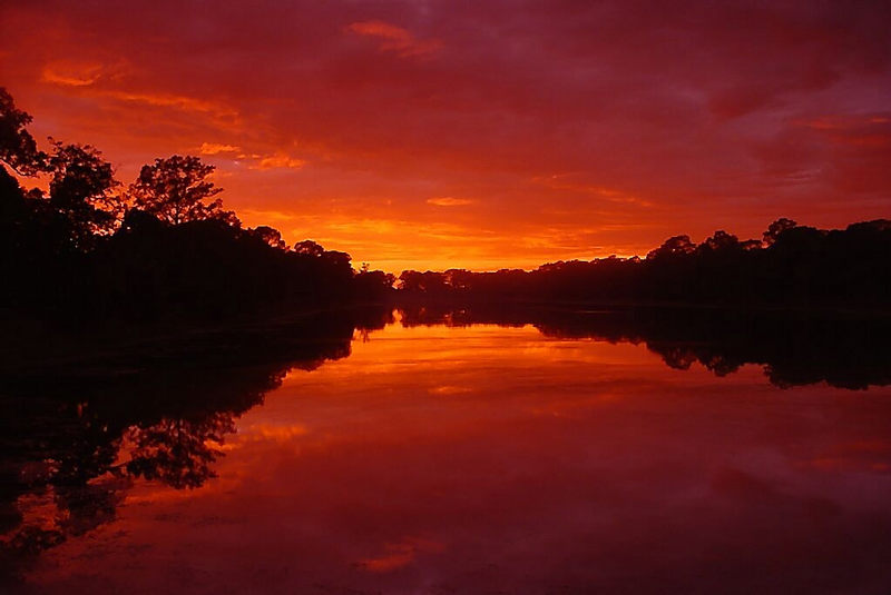 Sonnenuntergang eines heißen Tages