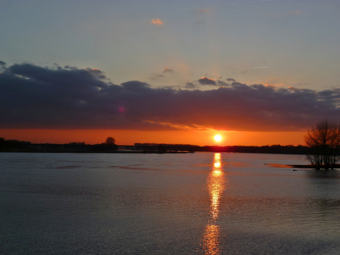 Sonnenuntergang - Elbe