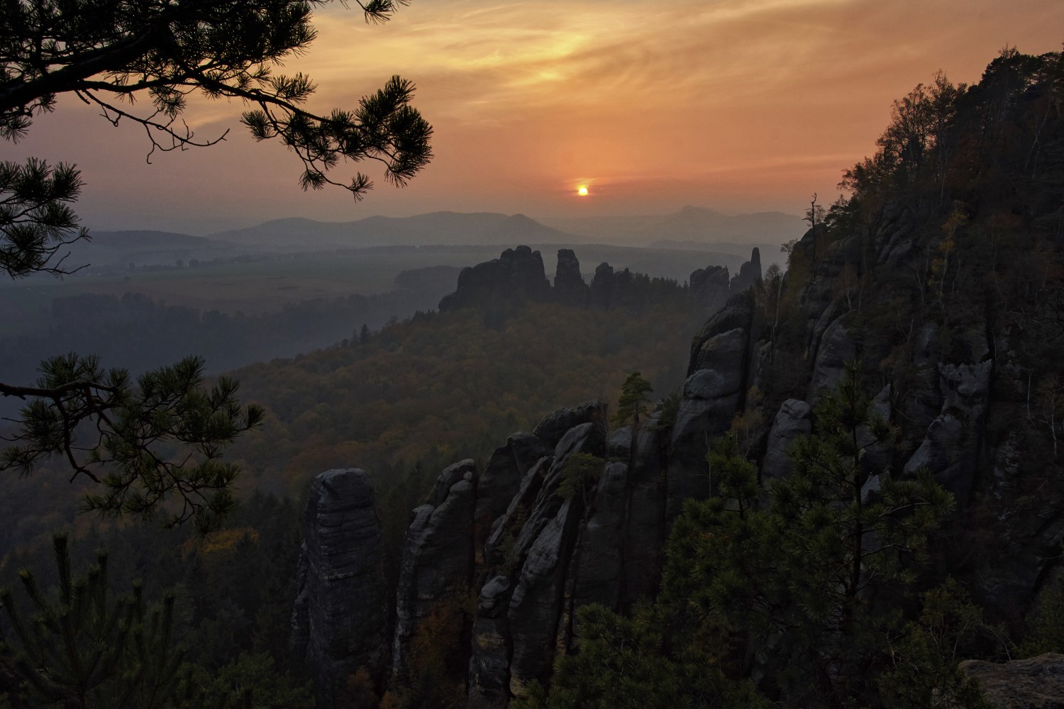 sonnenuntergang elbsandsteingebirge