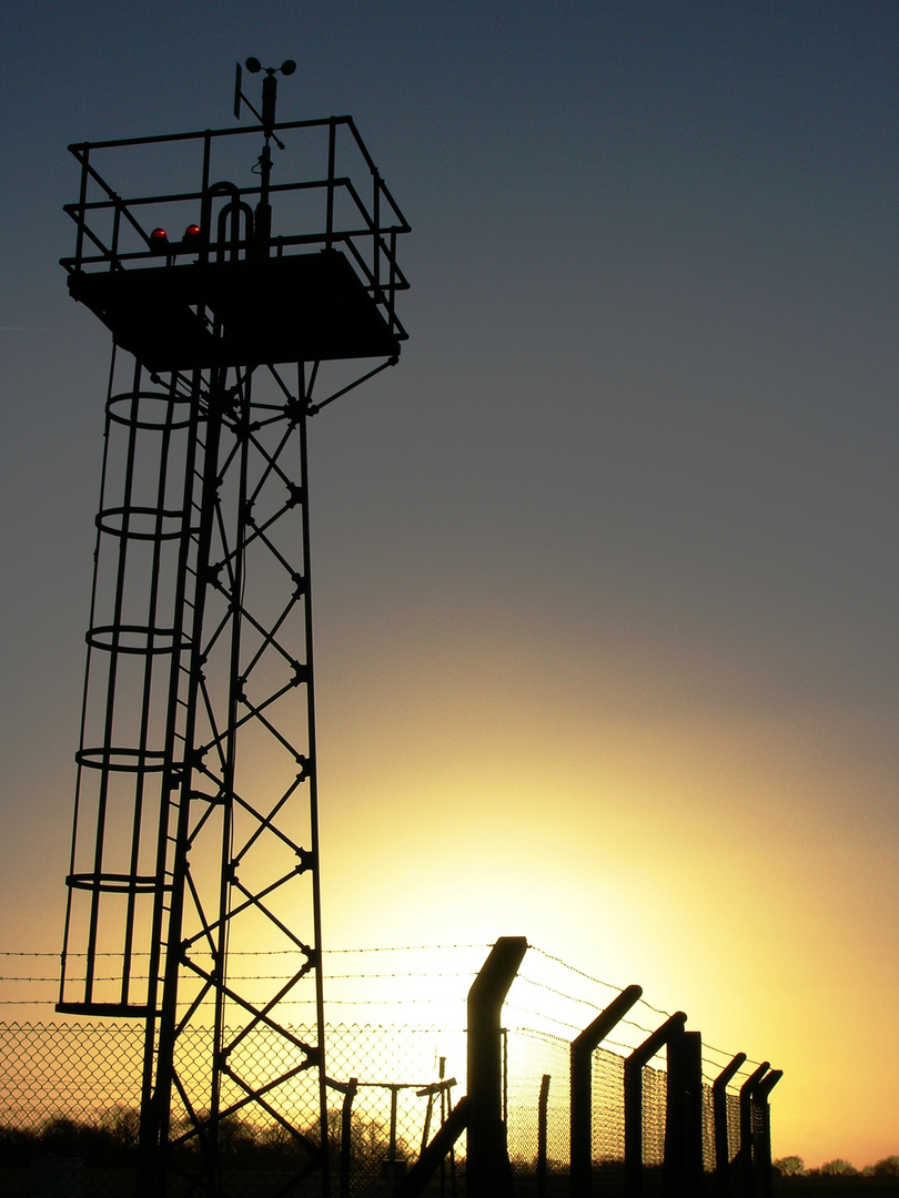 Sonnenuntergang Flugplatz Caterham