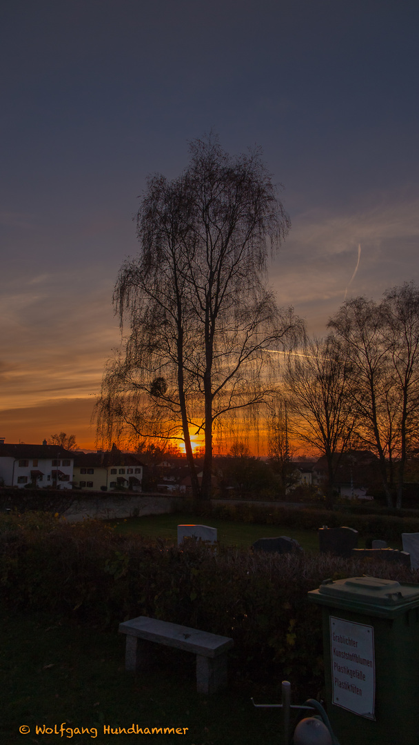 Sonnenuntergang Friedhof Teil 2