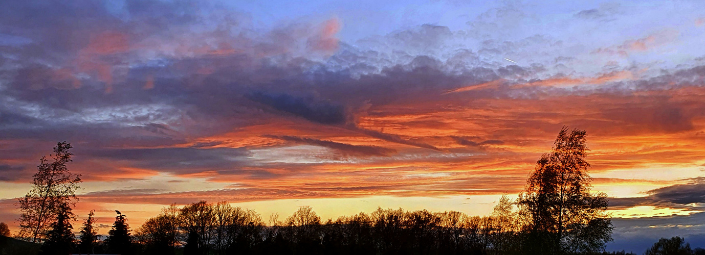 Sonnenuntergang - geteilter Himmel