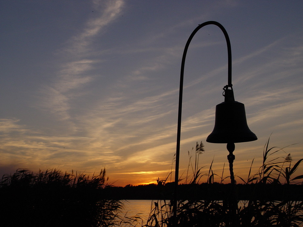 Sonnenuntergang + Glocke