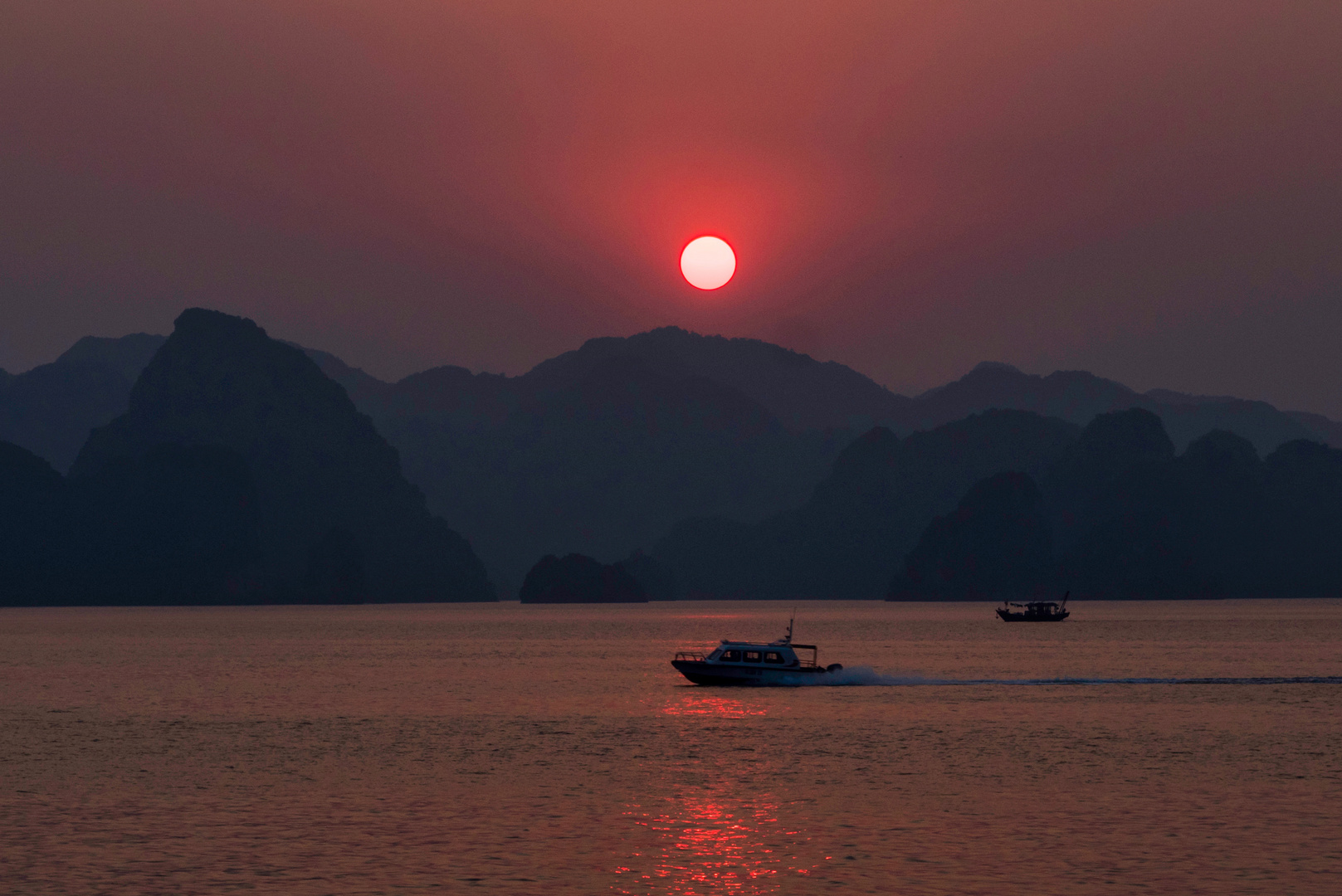 Sonnenuntergang Ha-Long Bucht