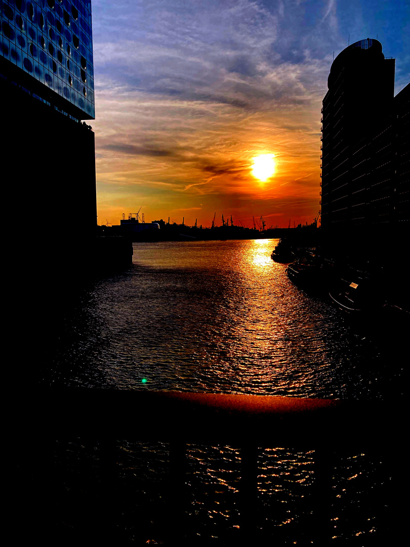 Sonnenuntergang - Hafen Hamburg