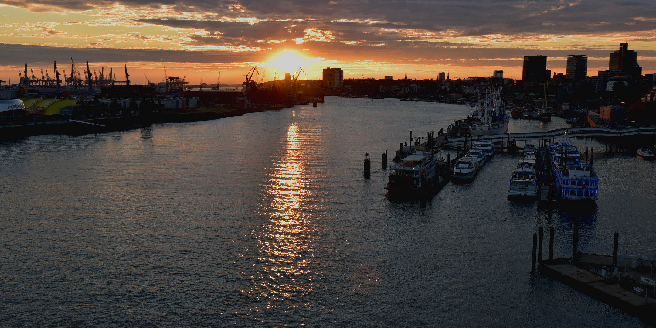 Sonnenuntergang Hamburger Hafen