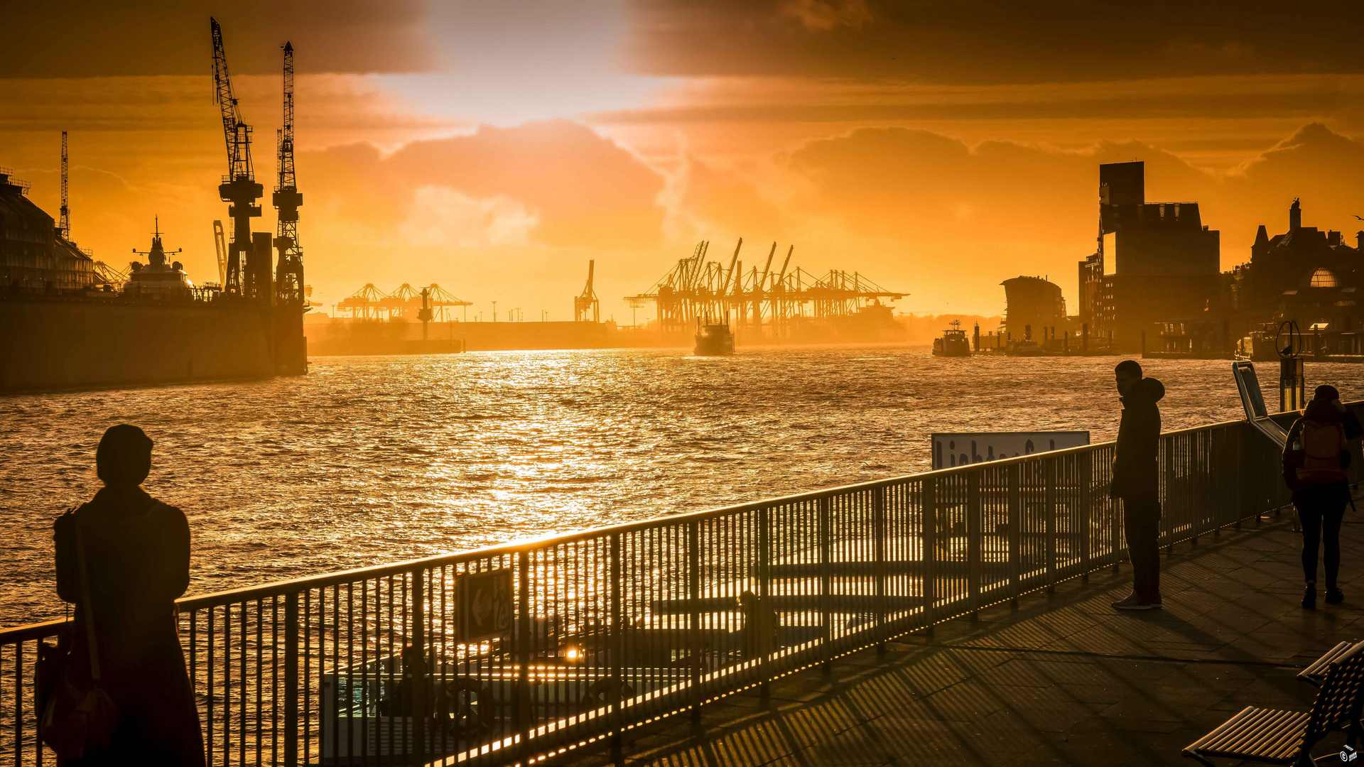 Sonnenuntergang Hamburger Hafen