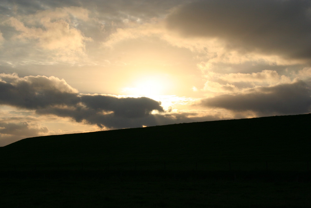 Sonnenuntergang hinter dem Deich