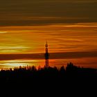 Sonnenuntergang hinter dem Fort Fun Turm im Sauerland...