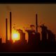 Sonnenuntergang hinter dem Kraftwerk Scholven in Gelsenkirchen am 02.05.2007, 20:47
