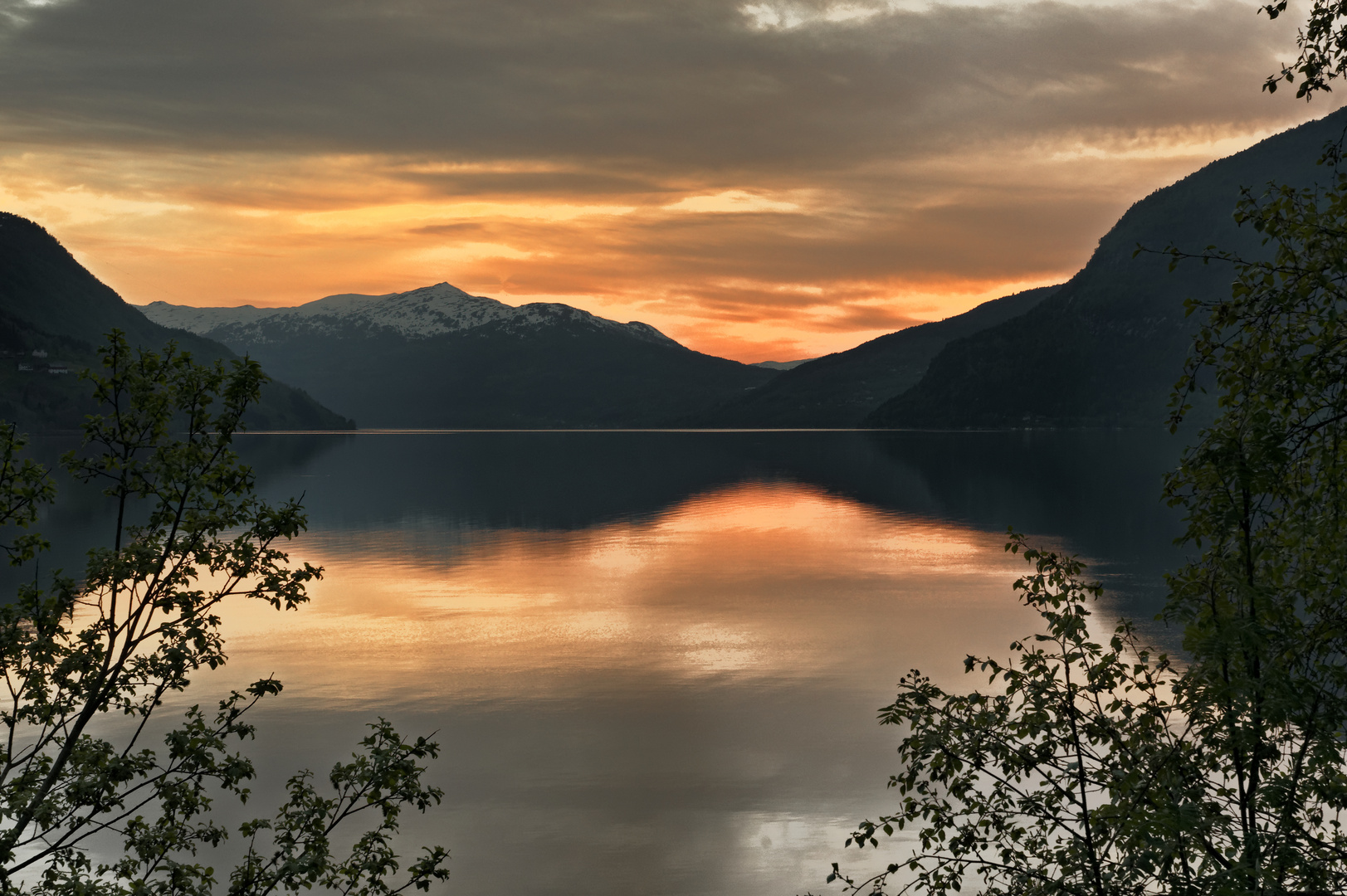 Sonnenuntergang hinter dem Nordfjord