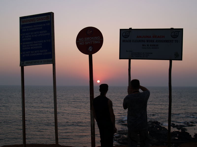 Sonnenuntergang hinter dem Schilderwald