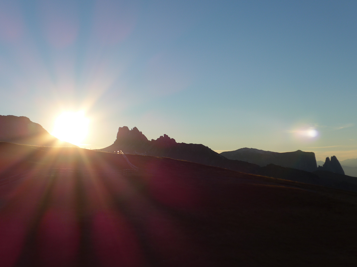 Sonnenuntergang hinter den Rosszähnen (Südtirol)