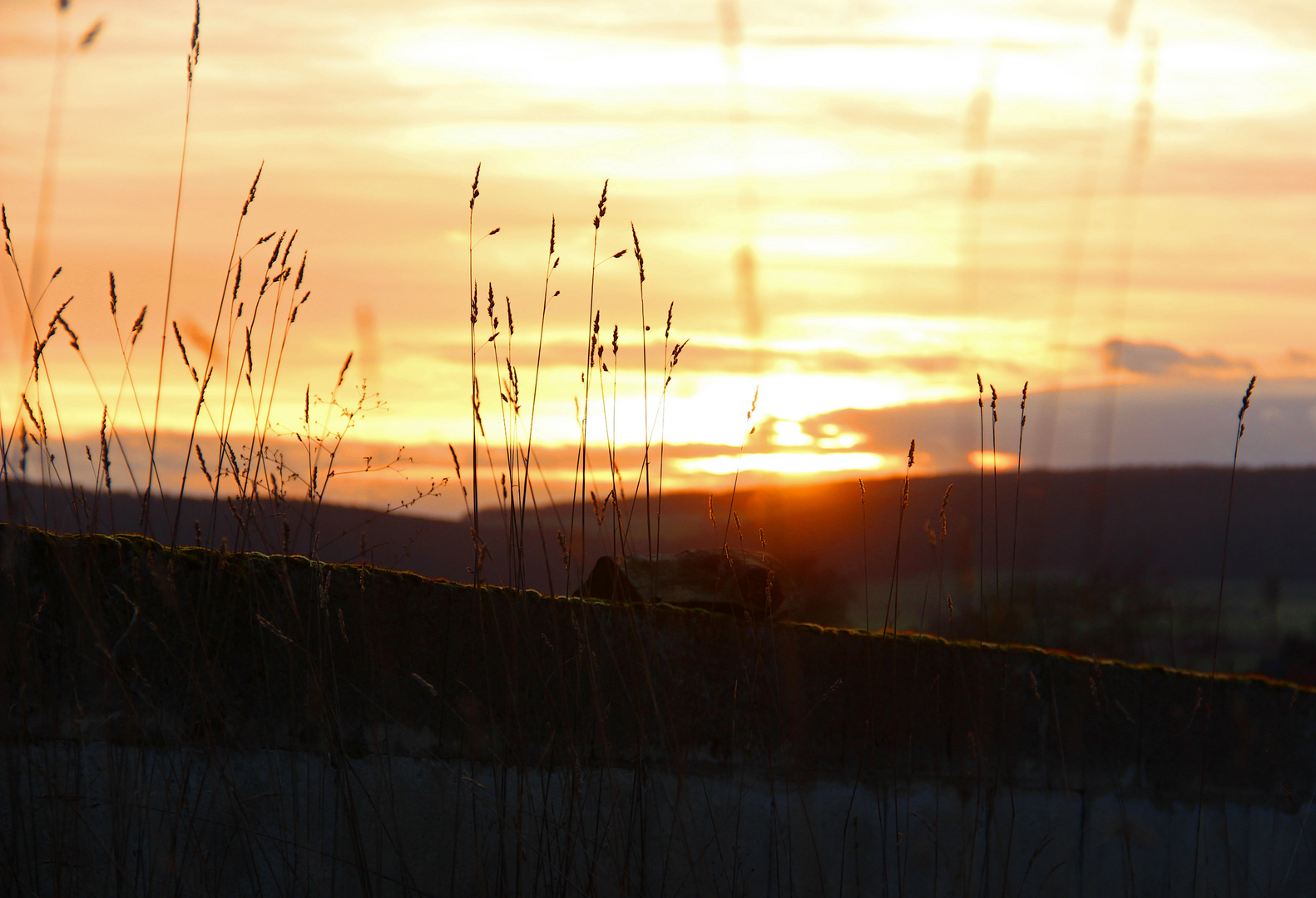 ~ Sonnenuntergang hinter den Stadtmauern ~